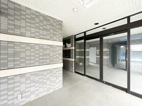 16/16 エントランス