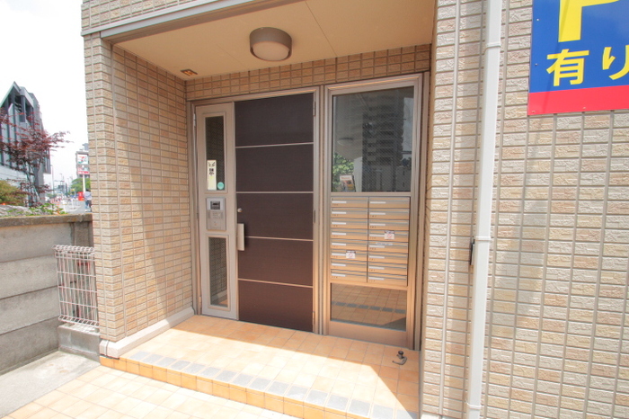 18/18 エントランス