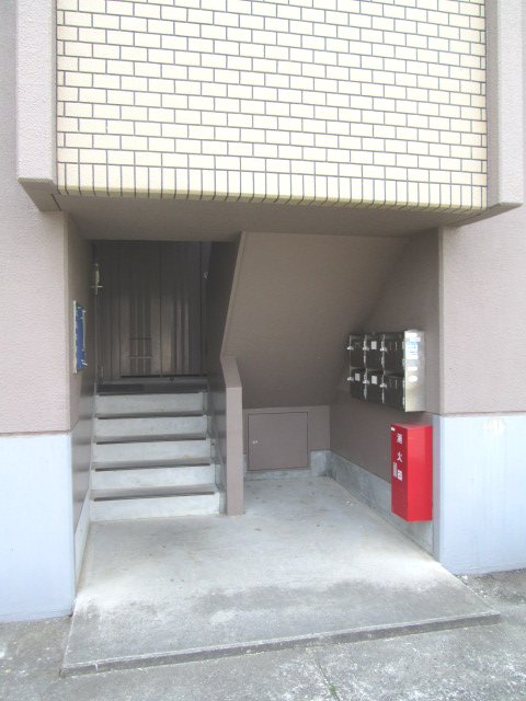 21/30 エントランス