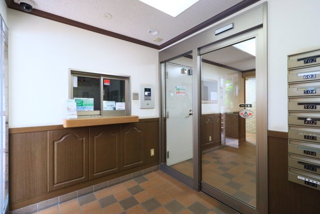 23/24 エントランス