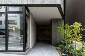 16/17 エントランス