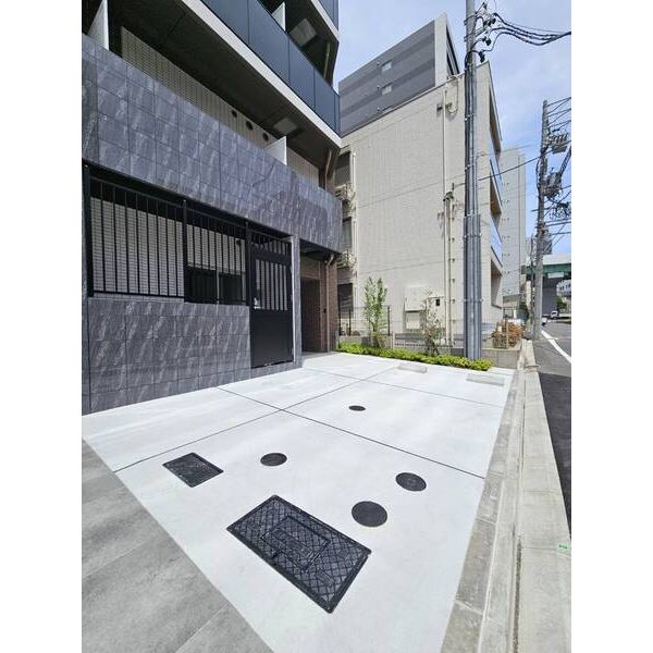 16/16 駐車場