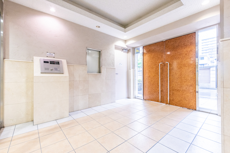 5/5 エントランス