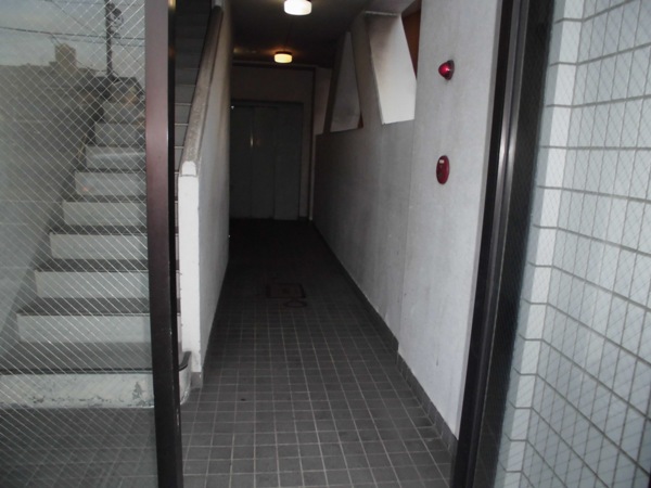 22/29 エントランス