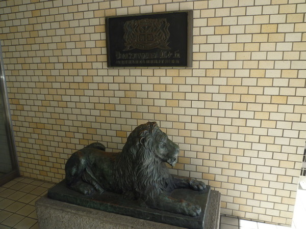 18/19 エントランス