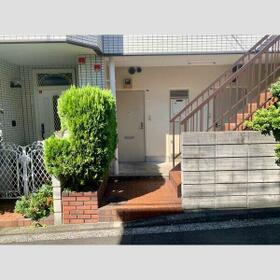 16/16 エントランス