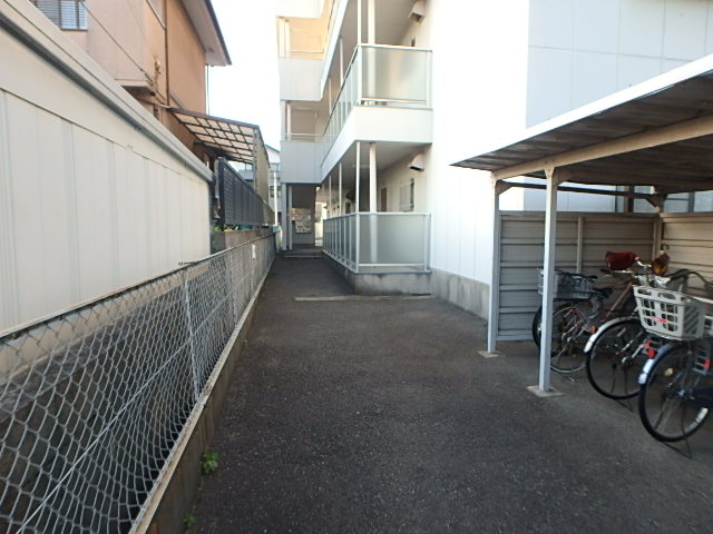 21/29 エントランス