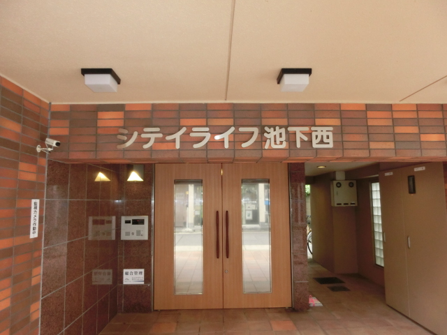 18/24 エントランス