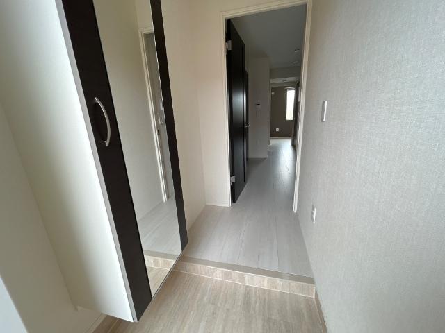 16/25 玄関