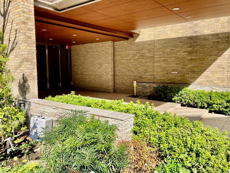 15/15 エントランス