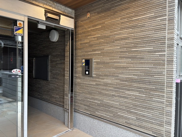 14/20 エントランス