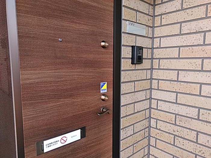 18/27 エントランス