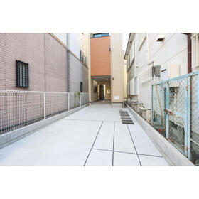 16/16 エントランス