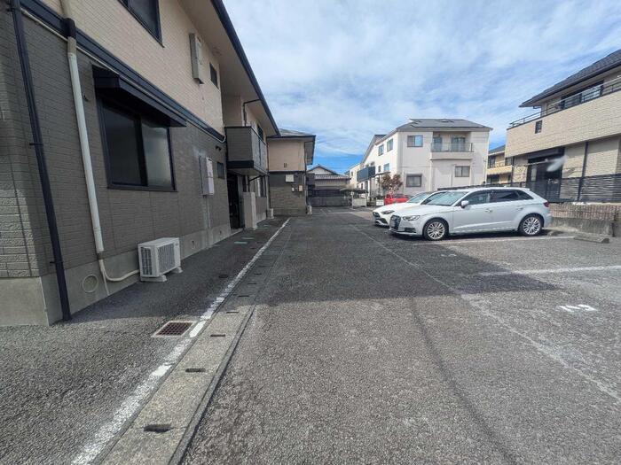 2/5 駐車場