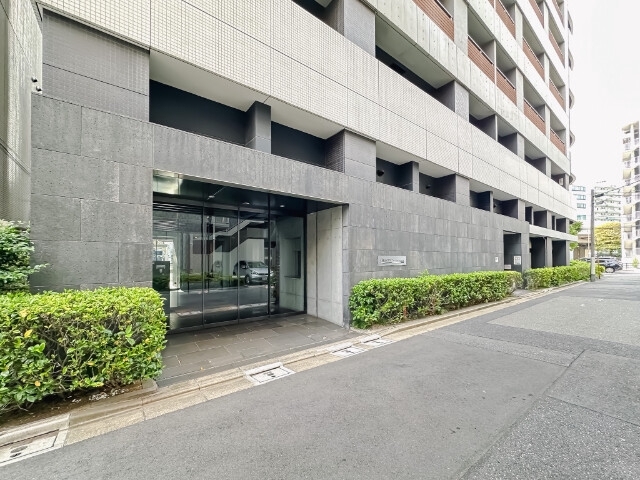 20/30 エントランス