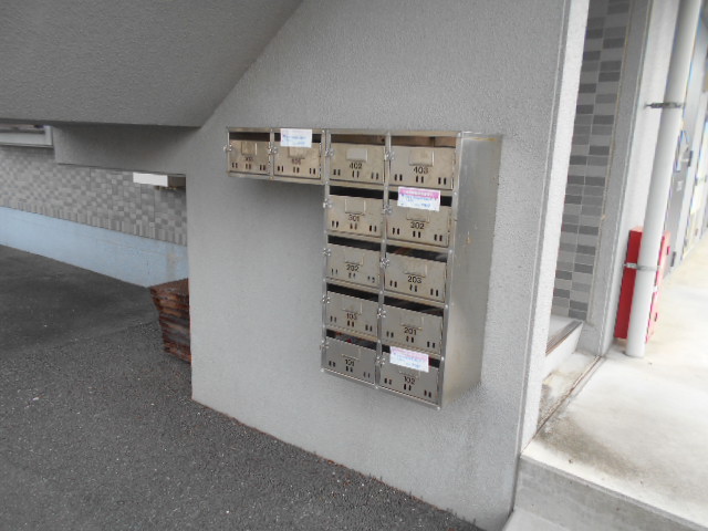 22/28 エントランス