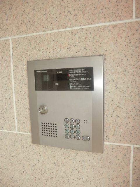 21/30 エントランス