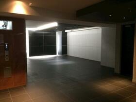 13/14 エントランス