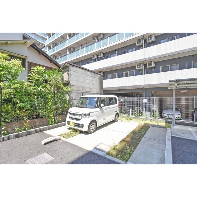 25/29 駐車場