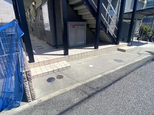 13/22 エントランス