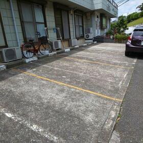 14/14 駐車場