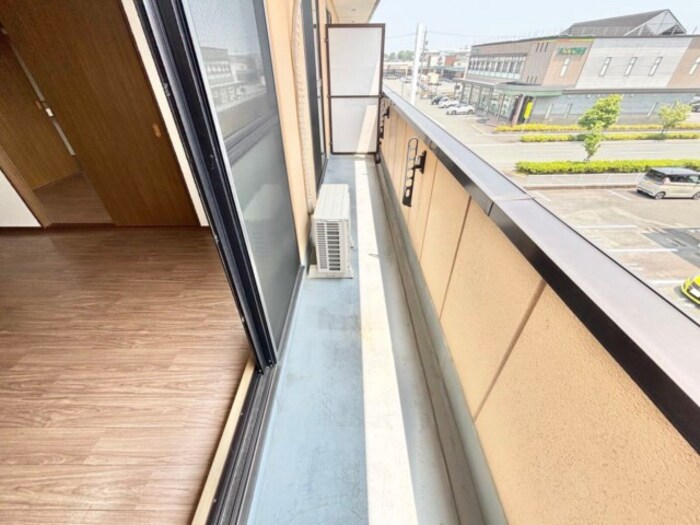 13/19 バルコニー