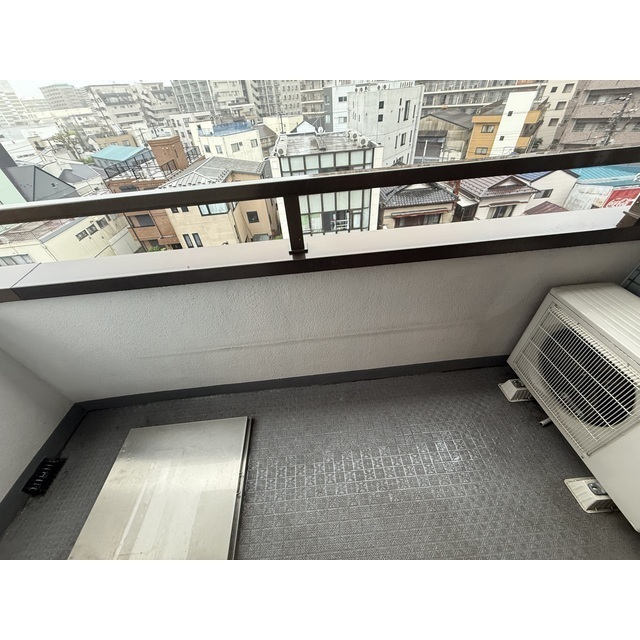 18/28 バルコニー