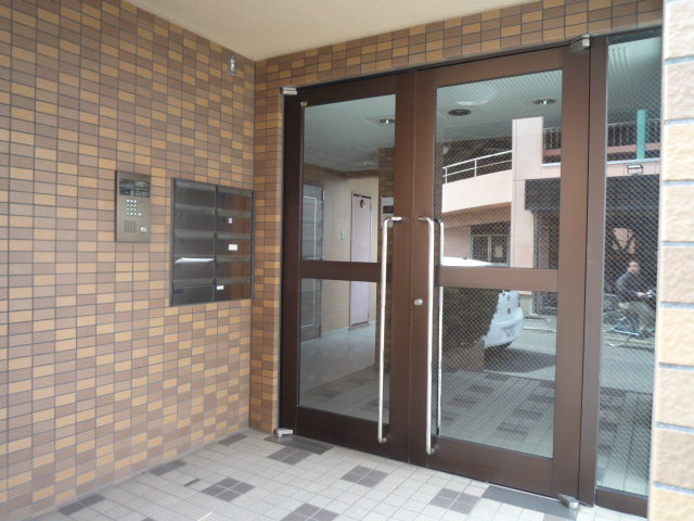 21/29 エントランス