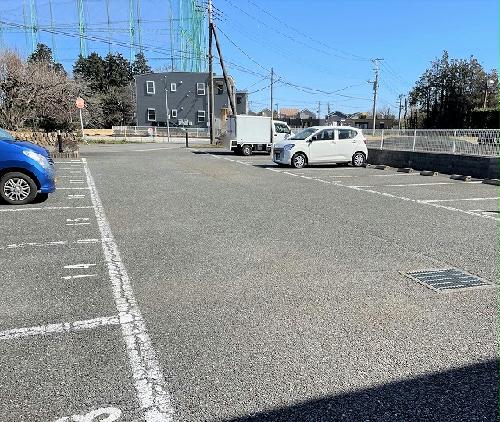 14/14 駐車場