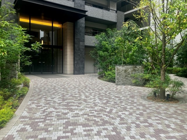 18/18 エントランス