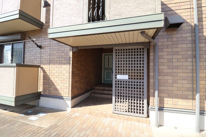 2/3 エントランス