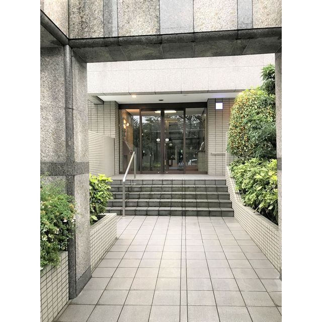 2/3 エントランス