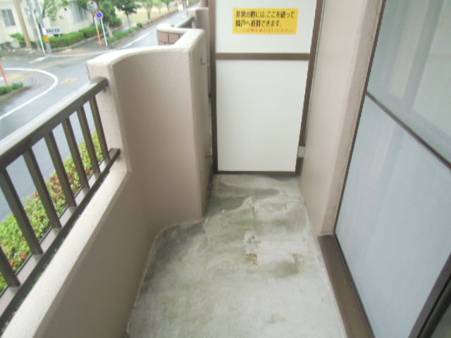 13/18 バルコニー