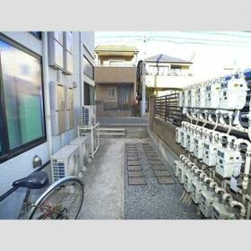 16/16 エントランス