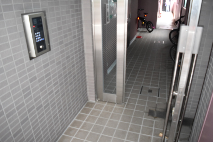 2/8 エントランス