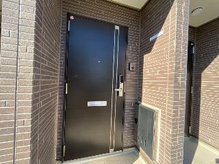 22/26 エントランス