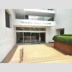 16/18 エントランス