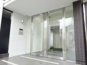 13/14 エントランス