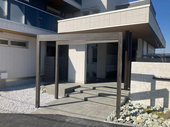 18/19 エントランス