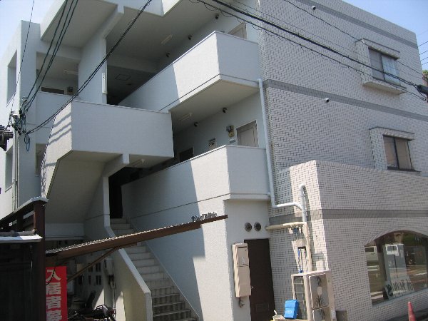 22/28 エントランス