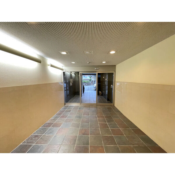 2/3 エントランス