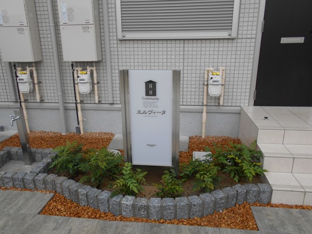 22/30 エントランス