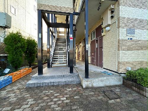 14/14 エントランス