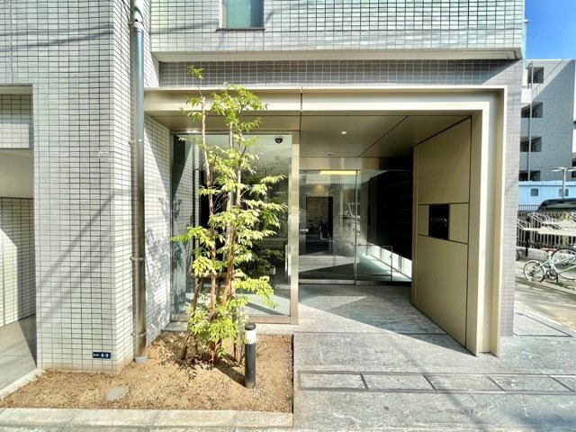 2/5 エントランス