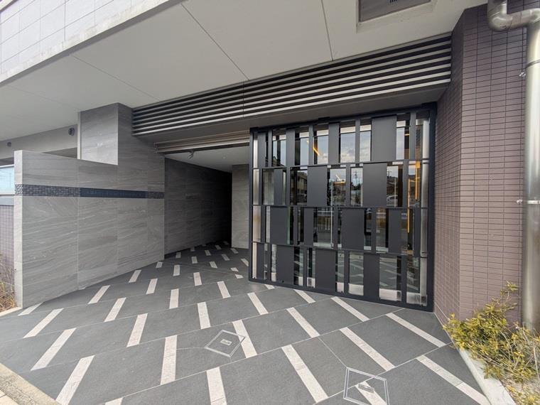 15/16 エントランス