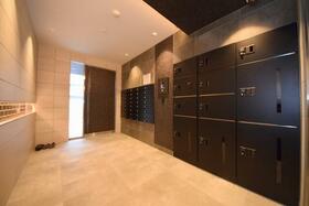 17/17 エントランス