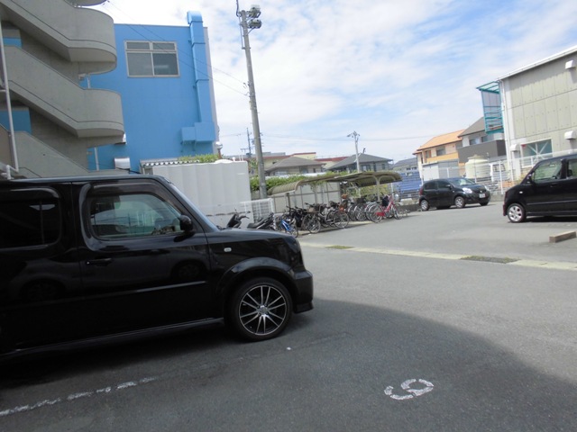 21/30 エントランス