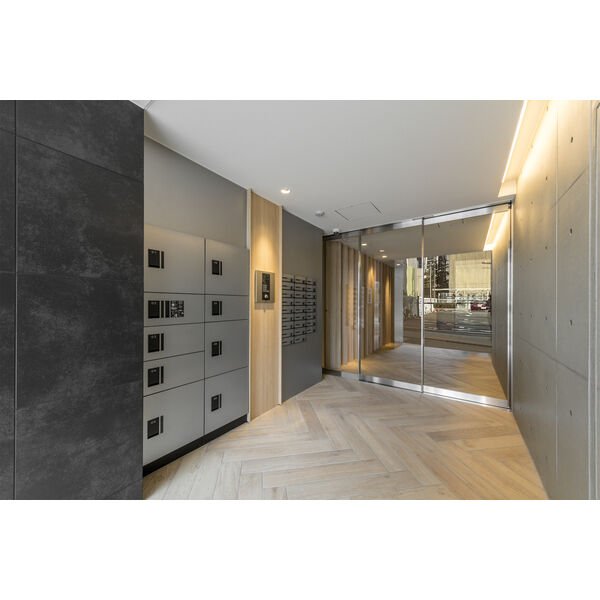 19/20 エントランス