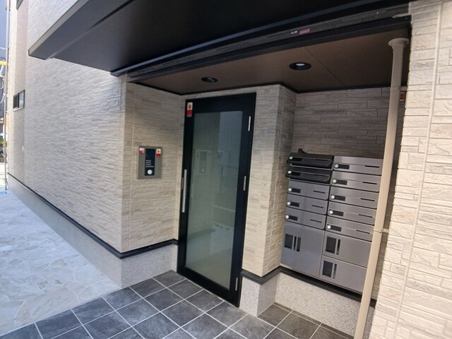 14/20 エントランス