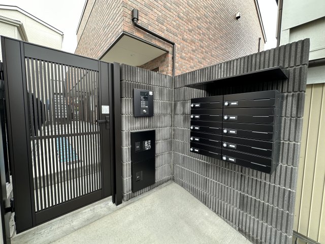 2/2 エントランス